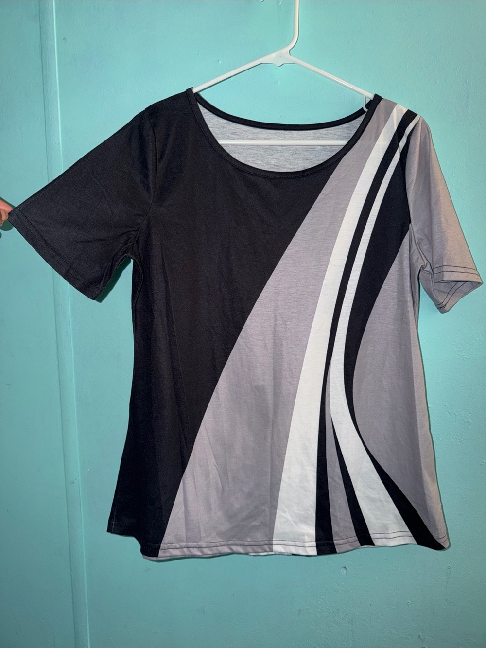 Women’s Black & Gray Scoop Neck Graphic Tee